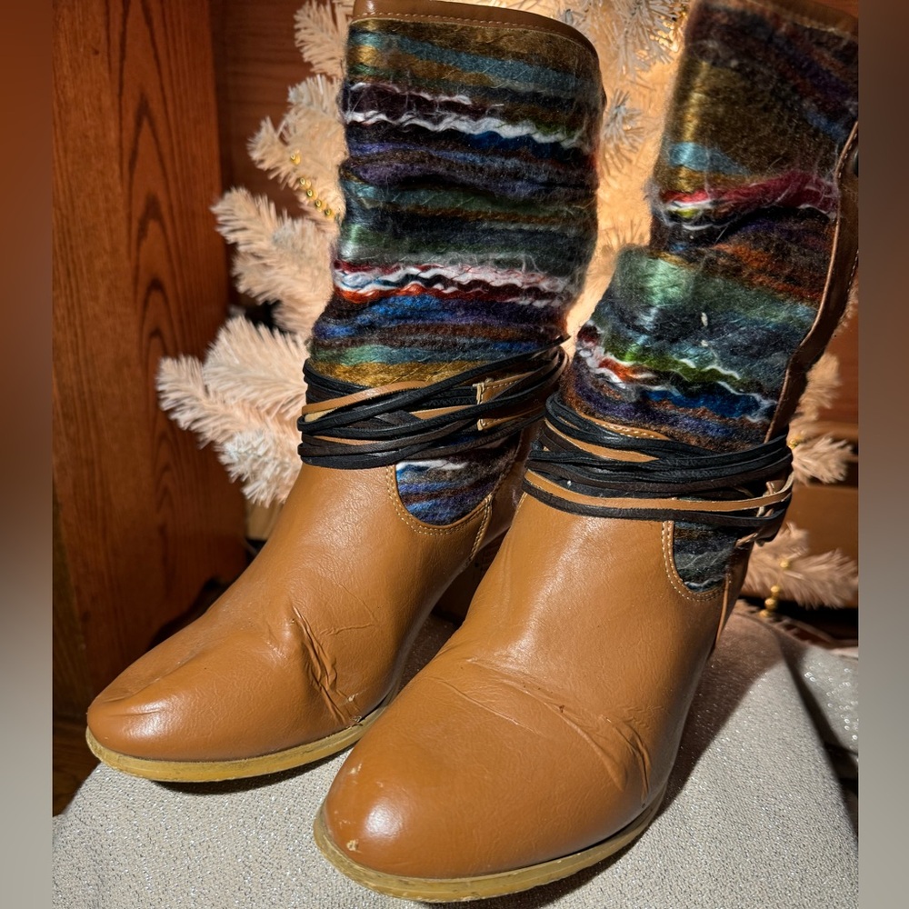 Zoey pull-on boots with colorful yarn-wrapped shaft Size 9